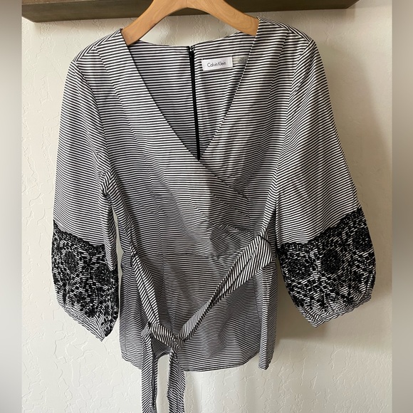 Calvin Klein| Poplin Wrap Top with Embroidered Balloon Sleeve•••+ Tie Waist - Picture 15 of 16